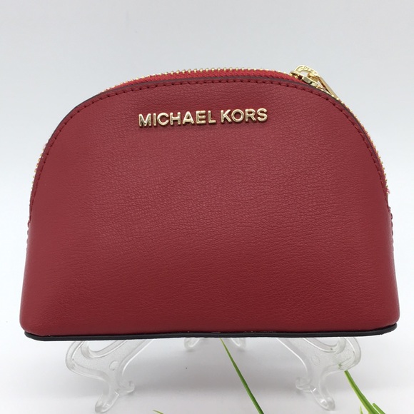 Michael Kors Handbags - Michael Kors Jet Set Travel Medium Travel pouch
